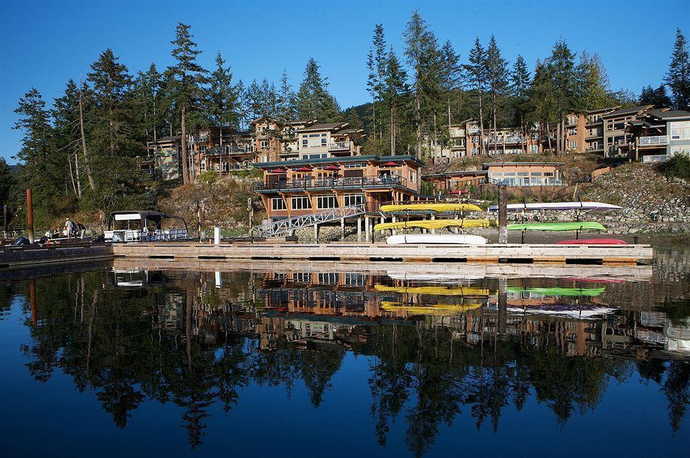 Painted Boat Resort Spa And Marina Madeira Park Exteriör bild