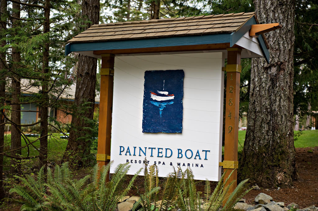 Painted Boat Resort Spa And Marina Madeira Park Exteriör bild